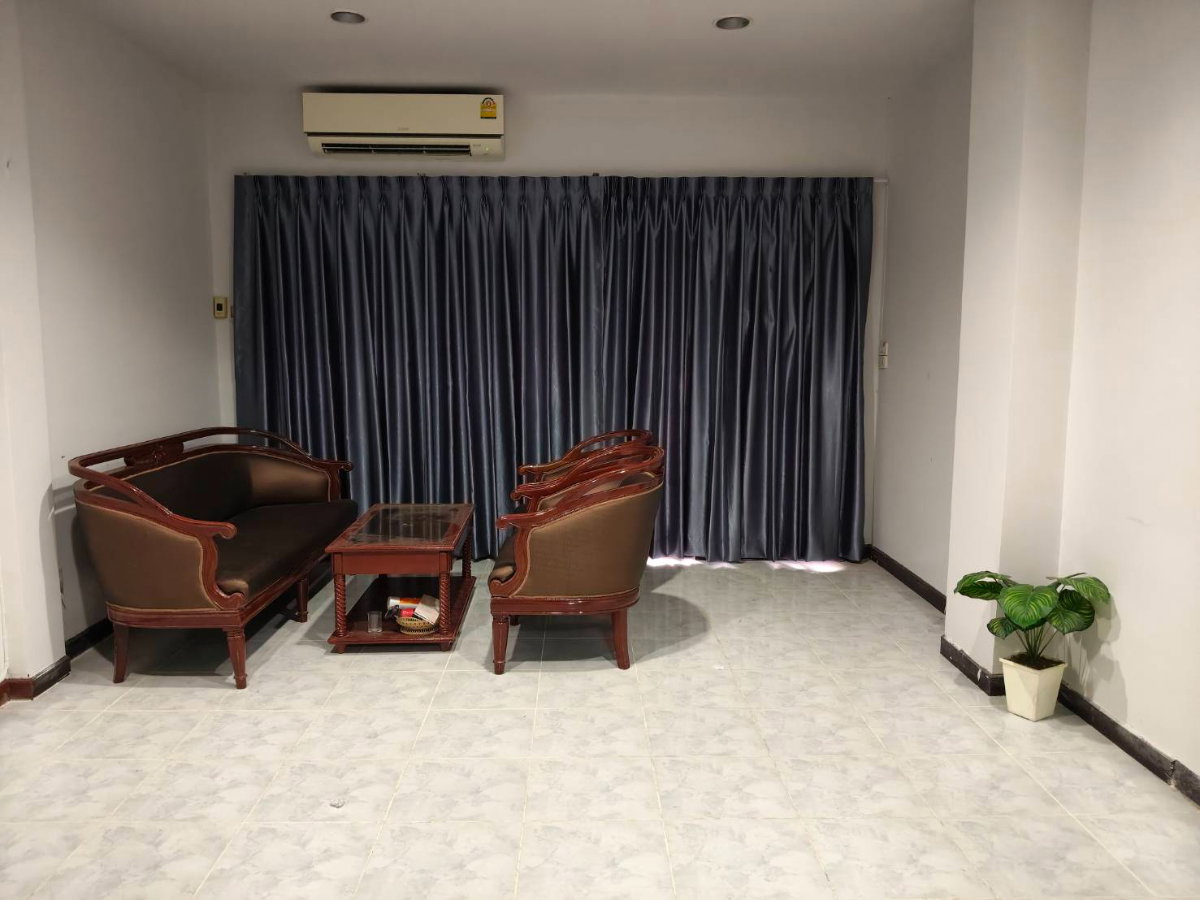 รูป ให้เช่า ทาวน์โฮม 3 ชั้น ปรับปรุงใหม่ อยู่ ลาดพร้าววังหิน 7/โชคชัย4 - รูปที่ 5/22