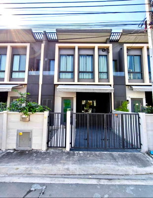 Townhouses for rent Raffles International College : House for rent at Pleno Bangna 1 near Mega Bangna.