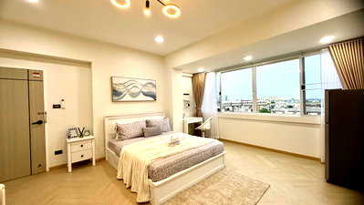 Condos for sale HomePro Rama 9 : Quick sale!! Condo near MRT Lam Sali Intersection Station, Ramkhamhaeng Road, newly renovated, fully furnished, ready to move in.