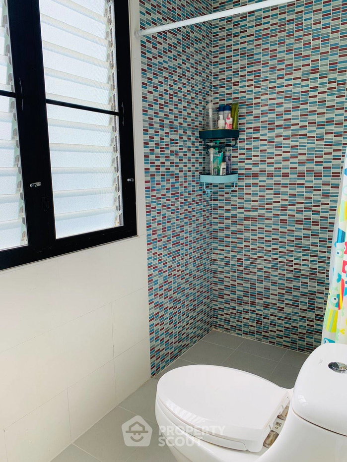 picture 4-BR House near MRT Yaek Tiwanon (ID 2094587) - 7/18