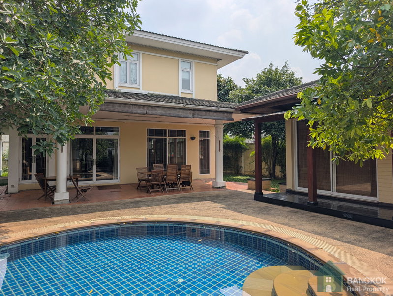 Houses for sale : Baan Ladprao Village l Detached Family Home 3 Bed with Private Pool
