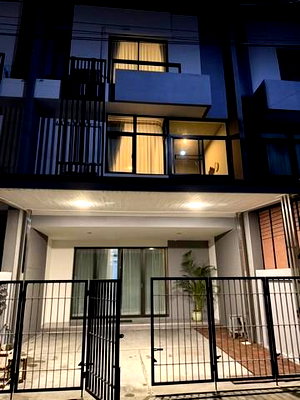 เช่าทาวน์โฮม ถนนนวมินทร์ : MTR62 [จดบริษัทได้] เช่าทาวน์โฮม 3 ชั้น Plex เรสซิเดนซ์ เกษตร-นวมินทร์ เฟอร์ใหม่ทั้งหลัง หน้าบ้านวิวสระส่วนกลาง!
