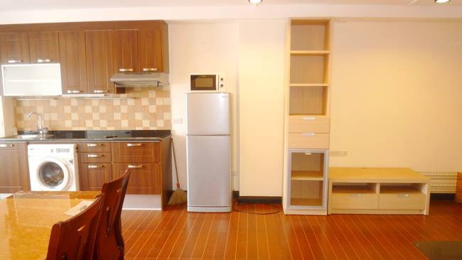 picture Condo for rent, Silom Suite Condominium, corner unit. - 8/10