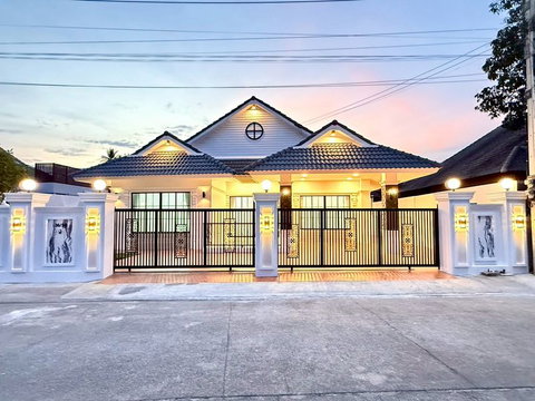 ขายบ้านเดี่ยวหลังใหญ่สวยหรู พื้นที่เยอะ 4 ห้องนอน แหลมฉบัง ศรีราช