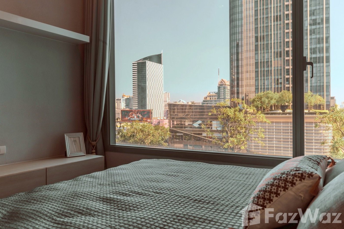 picture Q Asoke 5358669 - 4/13