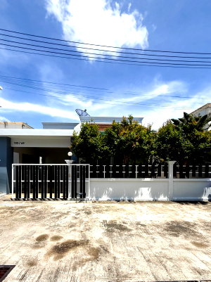 Twin houses for rent Phuket : 🏠 House for Rent – Chalong 📍 Great Location ✅✨ Spacious house in a convenient area, ready to move in! 🛏️ 3 Bedrooms 🚿 3 Bathrooms