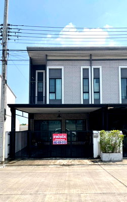 ทาวน์โฮม ม.นอร์ทกรุงเทพ วิทยาเขตรังสิต : ทาวโฮม 2 ชั้นหลังริม 27.3 ตร.วา หมู่บ้านชีวาโฮม วงแหวน-ลำลูกกา บ้านสไตล์ New York Loft โครงการคุณภาพของCHEWATHAI
