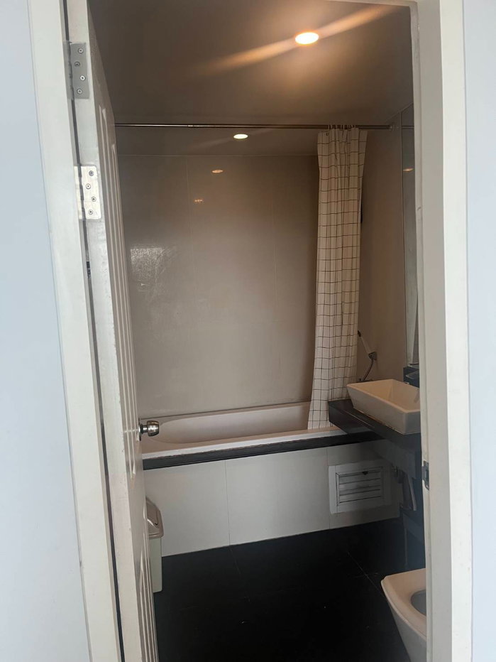 รูป Duplex 2 ชั้น 2 ห้องนอน 2 ห้องน้ำ  Bangkok Horizon Sathorn - Narathiwas (แบงค์คอก ฮอไรซอน สาทร - นราธิวาส) มีอ่างอาบน้ำ - รูปที่ 13/13