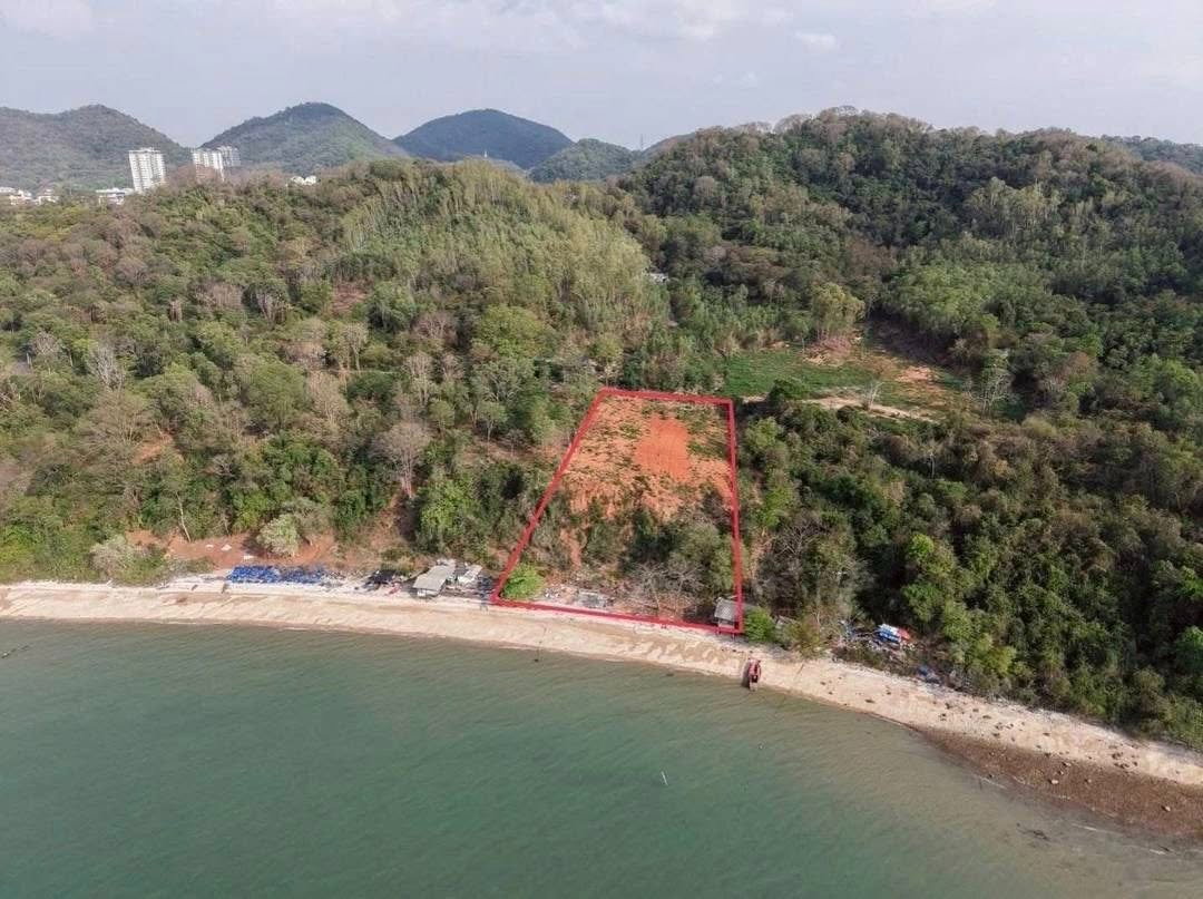 รูป ขายด่วน ที่ดินทำเลดีติดทะเลแปลงสวย 2 ไร่กว่า ชายหาดศรีราชา - รูปที่ 2/13