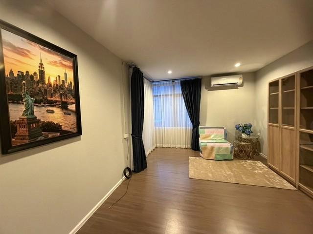 รูป MTR62 [จดบริษัทได้] เช่าทาวน์โฮม 3 ชั้น Plex เรสซิเดนซ์ เกษตร-นวมินทร์ เฟอร์ใหม่ทั้งหลัง หน้าบ้านวิวสระส่วนกลาง! - รูปที่ 5/7
