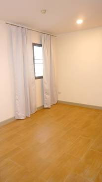 picture Condo for rent, Silom Suite Condominium, corner unit. - 4/10
