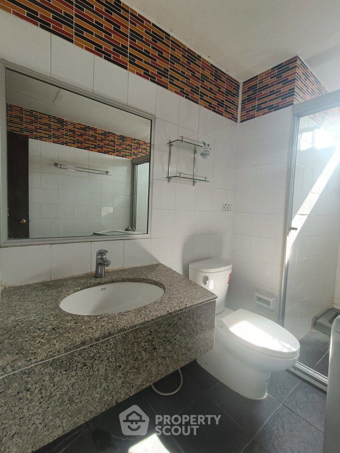 picture 2-BR Condo at Wittayu Complex near BTS Phloen Chit (ID 1529523) - 10/12