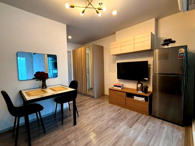 Condos for rent : 😊🙏 Regent Home Bangna. Room size: 1 Bedroom (28 sq m). 🛏️ Beautifully decorated room 🏢 Building A, 26th floor. Rental Fee: 10,500 Baht/month❗