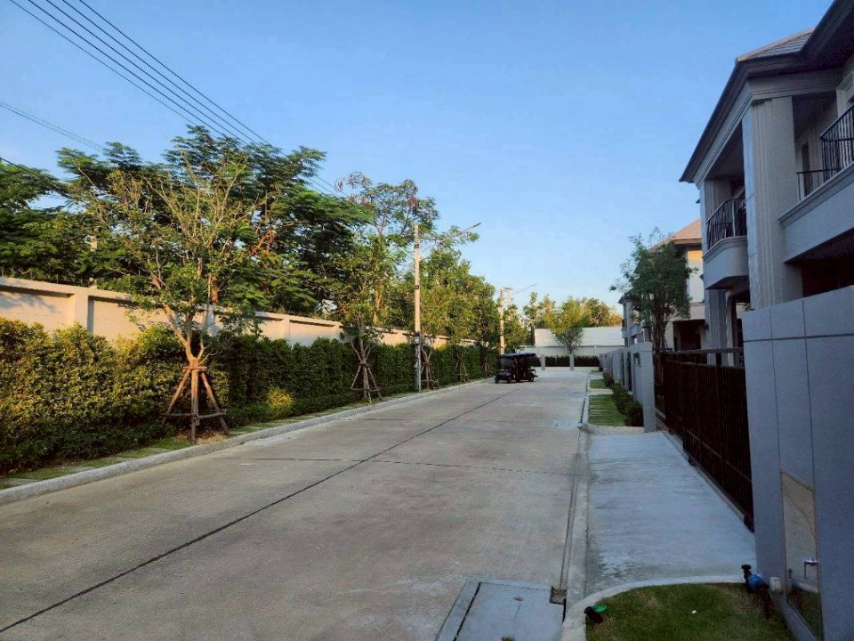 picture Bangkok Boulevard Tiwanon-Rangsit - 13/36