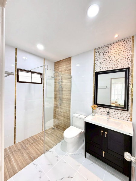 รูป ขายบ้านเดี่ยวหลังใหญ่สวยหรู พื้นที่เยอะ 4 ห้องนอน แหลมฉบัง ศรีราช - รูปที่ 12/20