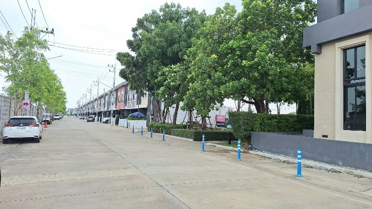 รูป ทาวโฮม 2 ชั้นหลังริม 27.3 ตร.วา หมู่บ้านชีวาโฮม วงแหวน-ลำลูกกา บ้านสไตล์ New York Loft โครงการคุณภาพของCHEWATHAI
 - รูปที่ 27/27