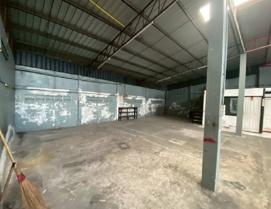 รูป ให้เช่าโกดังพร้อมสำนักงาน พร้อมห้องพักคนงาน / ซอยรัตนาธิเบศร์ 9 / พื้นที่โกดัง 629 ตารางเมตร / ติด MRT สถานีศูนย์ราชการนนทบุรี เดินได้  - รูปที่ 4/10