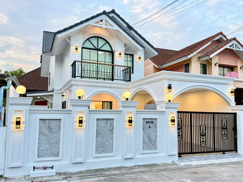 ขายบ้านแฝดสวยหรูสไตล์ทัสคานี หนองยายบู่ ศรีราชา