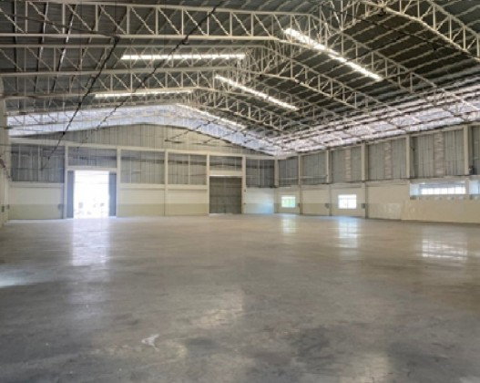 รูป ให้เช่าโรงงาน พร้อมสำนักงาน ขนาดใหญ่ / พื้นที่ 1368 ตารางเมตร / พื้นที่สีม่วง ขอ รง 4 ได้ / ติดริมถนนแพรกษา / ทำเลดีมาก / รถเทรลเลอร์เข้าออกสะดวก - รูปที่ 6/8