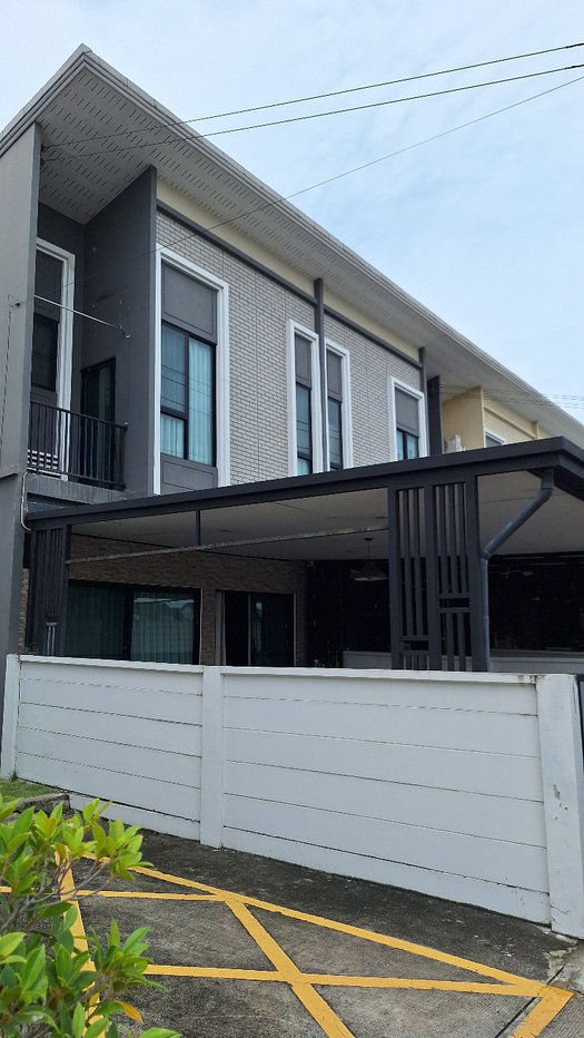 รูป ทาวโฮม 2 ชั้นหลังริม 27.3 ตร.วา หมู่บ้านชีวาโฮม วงแหวน-ลำลูกกา บ้านสไตล์ New York Loft โครงการคุณภาพของCHEWATHAI
 - รูปที่ 6/27