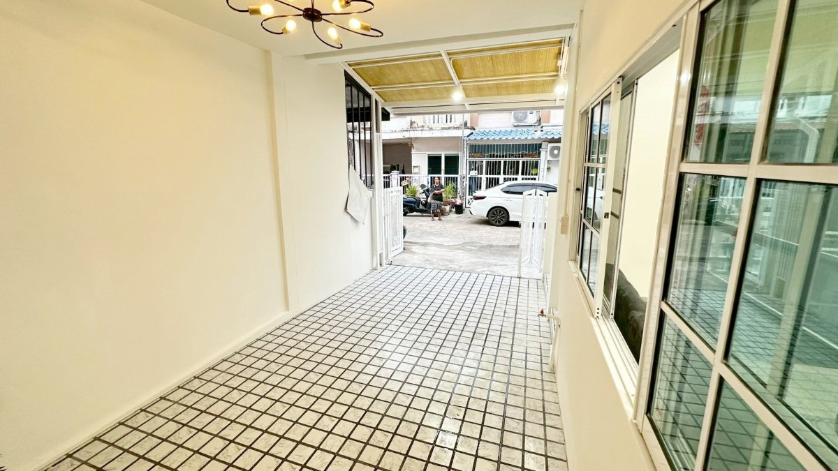 รูป หมู่บ้านวรารักษ์ เลียบคลอง เขตคลองสามวา - รูปที่ 12/13
