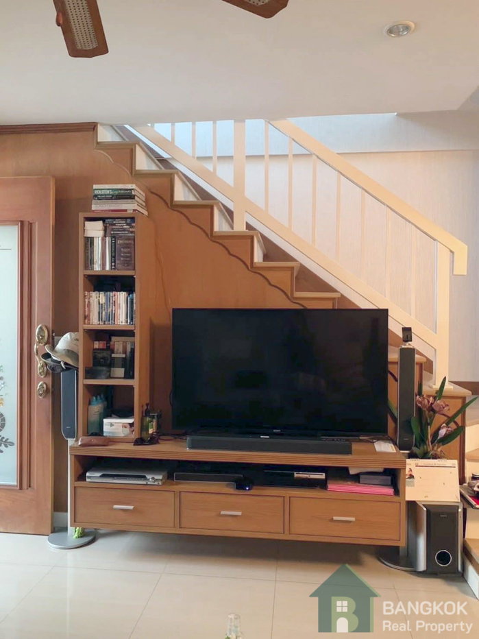 picture Town Plus Kaset Nawamin | Modern 3 Bed 3 Bath Townhouse  - 9/19