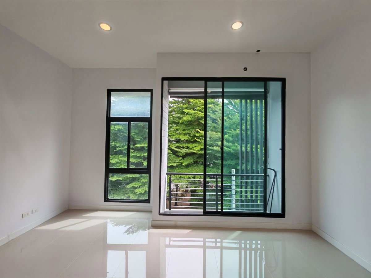 รูป WS7462 🏡✨ให้เช่า ทาวน์เฮ้าส์ 3 ชั้นใกล้ The Nine เพียง 30,000 บาท / เดือน 💰🎉 - รูปที่ 11/14