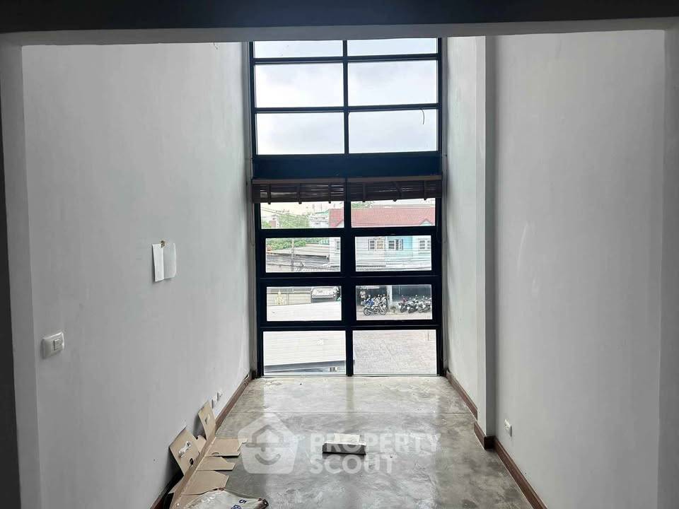 รูป คอนโด ที่ โคลเวอร์ ลาดพร้าว 83 ใน คลองเจ้าคุณสิงห์ (ID 2911359) - รูปที่ 16/27