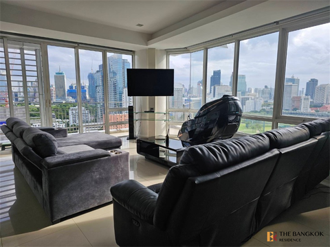 Special unit at an attractive price Baan Rajprasong near BTS Ratchadamri