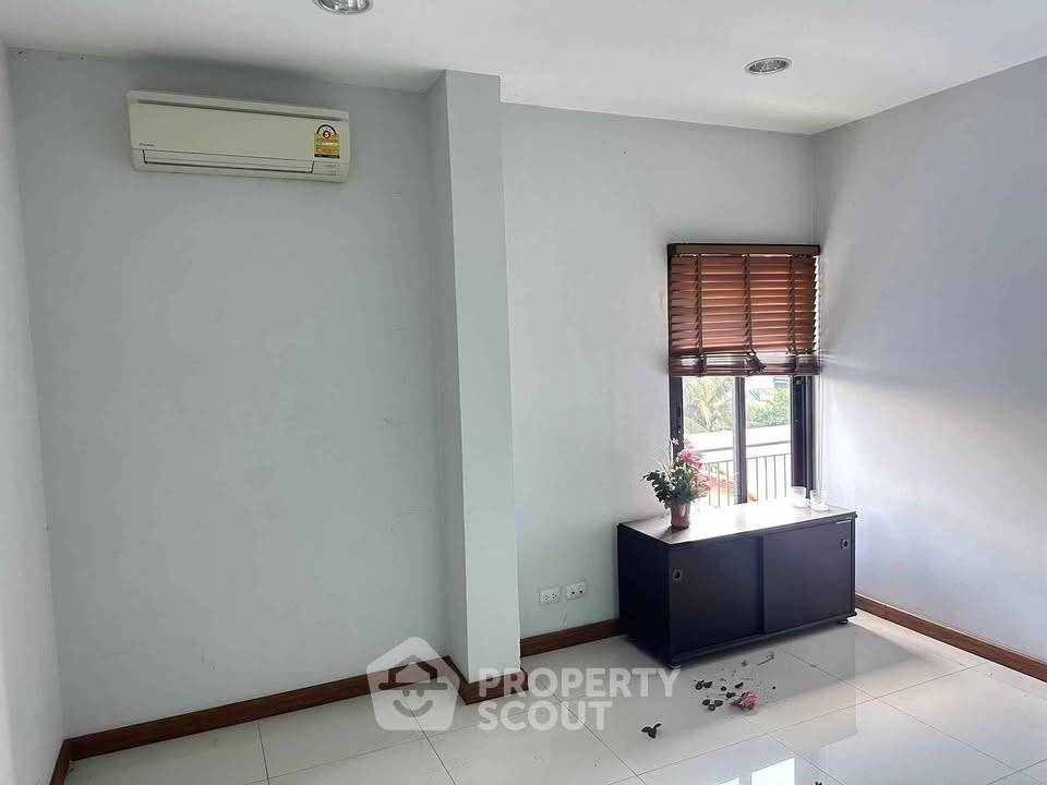 รูป คอนโด ที่ โคลเวอร์ ลาดพร้าว 83 ใน คลองเจ้าคุณสิงห์ (ID 2911359) - รูปที่ 19/27