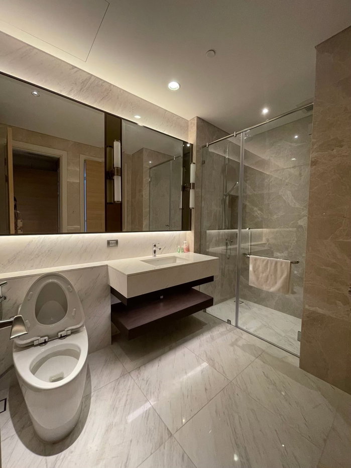 รูป LTHC15440 – Luxury Condo for Rent Langsuan | Exclusive City Lifestyle | 155,000 THB | คอนโดหรูให้เช่า หลังสวน ทำเลพรีเมียม ใจกลางเมือง - รูปที่ 2/6