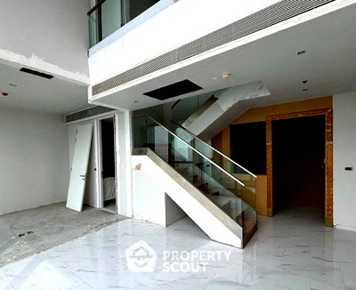 ขายคอนโด : คอนโด 5-ห้องนอน ที่ คณาพญา เรสซิเดนซ์ พระราม 3 ใกล้ พระราม 3 (ID 2908240)