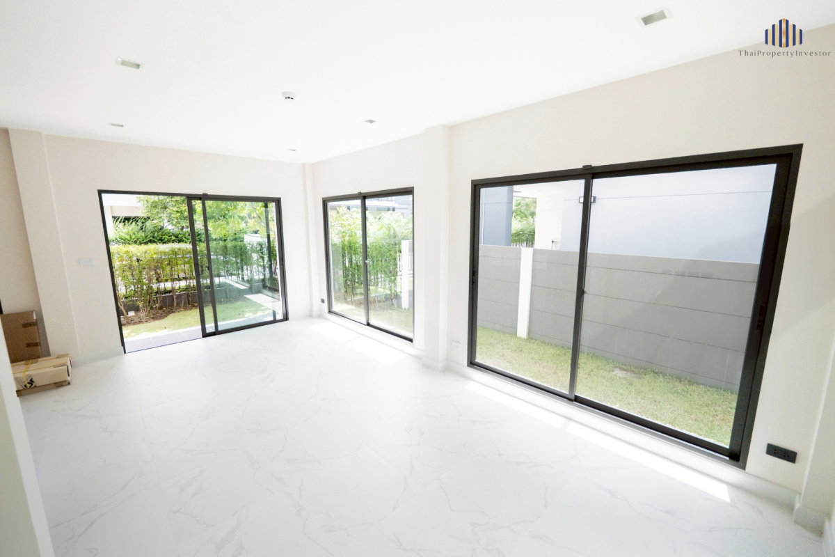picture Below Launch Price! Detached Modern Home at Venue ID Phaholyothin - Rangsit. Never Lived In! Best Location in the Project! Fully Equipped Common Areas - 33/79