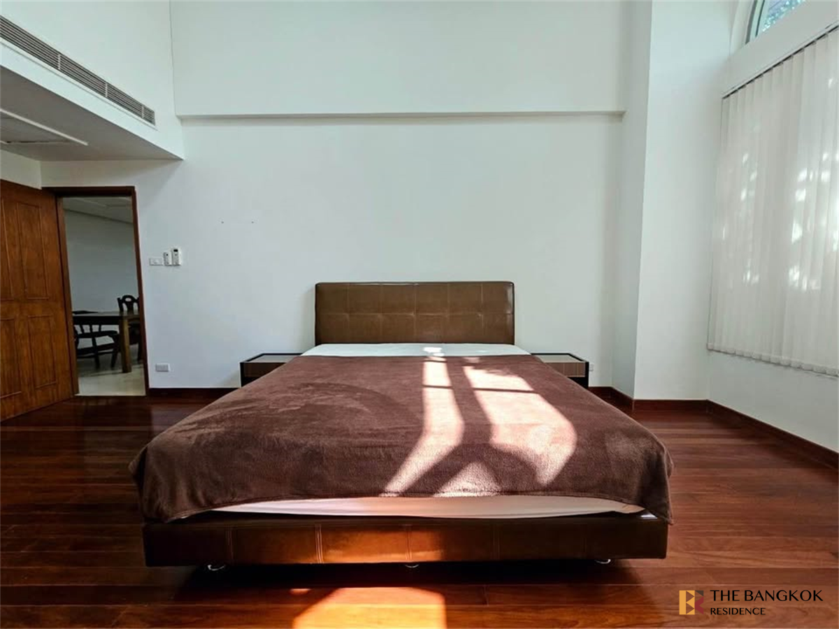 picture All Season Mansion near BTS Phloen Chit Easy Travel, Fully Utilized Space - 7/10