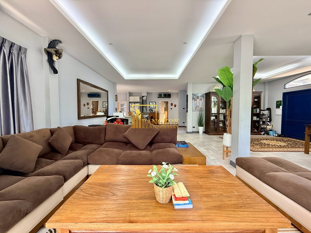 รูป Renovated 5 Bedroom House For Rent in Phra Khanong Area - BR28318SH - รูปที่ 8/47