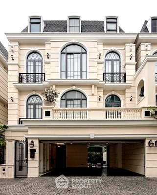 Townhouses for sale J Avenue Thonglor : 4-BR Townhouse at The Boulevard Ekamai near ARL Ramkhamhaeng (ID 1502130)
