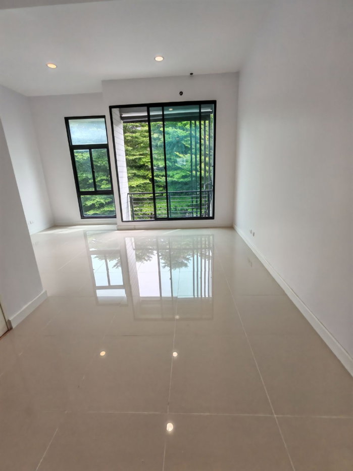รูป WS7462 🏡✨ให้เช่า ทาวน์เฮ้าส์ 3 ชั้นใกล้ The Nine เพียง 30,000 บาท / เดือน 💰🎉 - รูปที่ 10/14