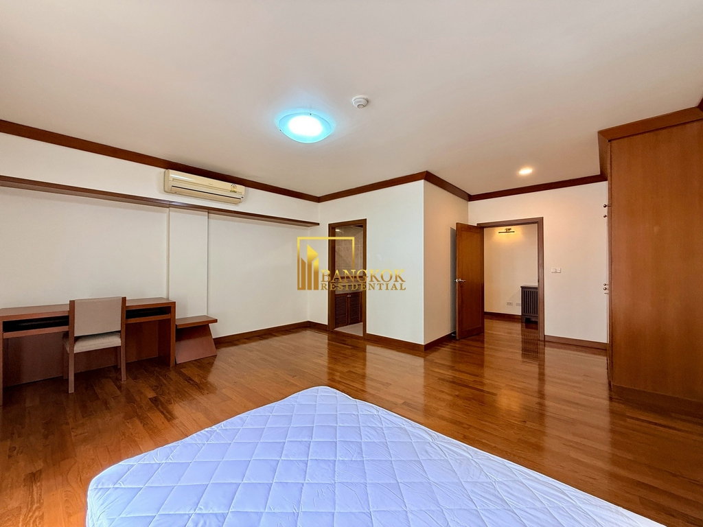 รูป Spacious 4 Bedroom Apartment For Rent in Asoke Area - BR21347AP - รูปที่ 34/54