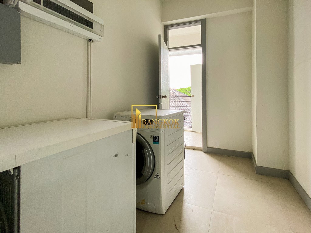 รูป Renovated 3 Bedroom Apartment in Sukhumvit 19 - BR0838AP - รูปที่ 9/30