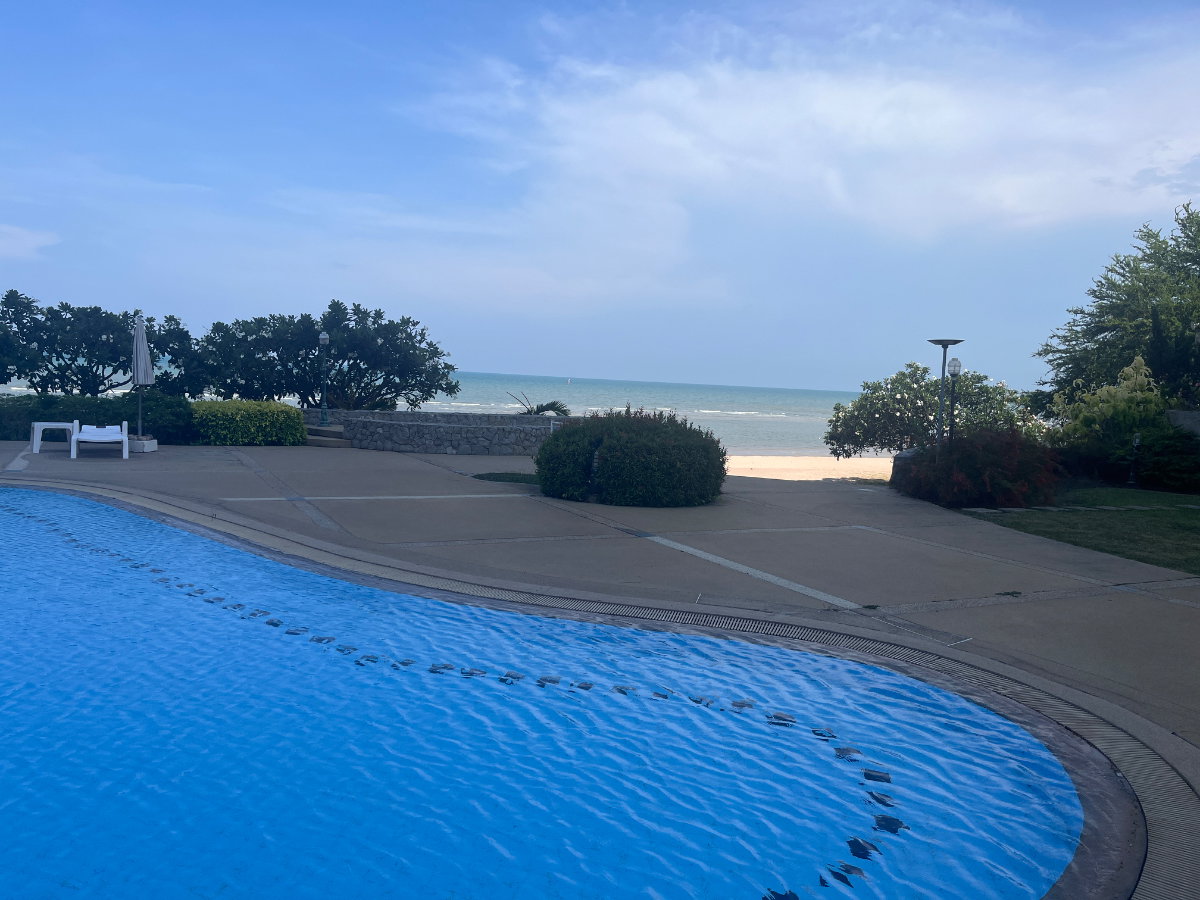 picture For Sale: Cha-Am Beach Club Beachfront Condo with Sea View 17th Floor - 12/24