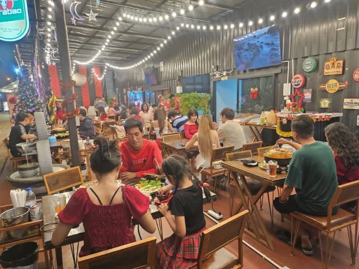 รูป ขออนุญาตเซ้งร้านหมูกะทะครัวไทย ทำเลดี ถ.ประเสริฐมนูกิจ ทางไปร้านซ๊อคโกแลตวิว ติดถนนใหญ่ อุปกรณ์ทุกอย่างพร้อมเปิดต่อได้เลย สัญญาปีต่อปี ทำต่อได้เลย - รูปที่ 3/13