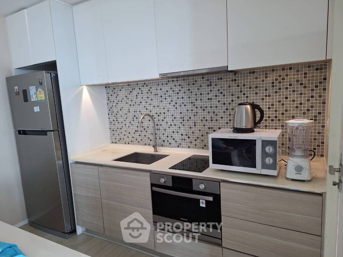 รูป คอนโด 1-ห้องนอน ที่ เดอะ รูม สุขุมวิท 21 ใกล้ MRT สุขุมวิท (ID 2902878) - รูปที่ 3/9