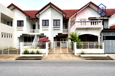 ทาวน์โฮม ถนนรัชดา-รามอินทรา : ขายทาวน์เฮาส์ 2 ชั้น หมู่บ้านสวนทองวิลล่า ซอยรามอินทรา 40 ใกล้รถไฟฟ้าสายสีชมพู(กม.6) 