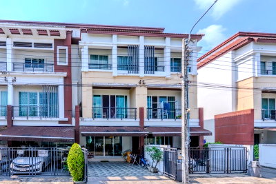 Townhouses for rent Bangkok : For Rent TOWN HOME NEAR KASET-NAWAMIN 25,000 THB/ MTH