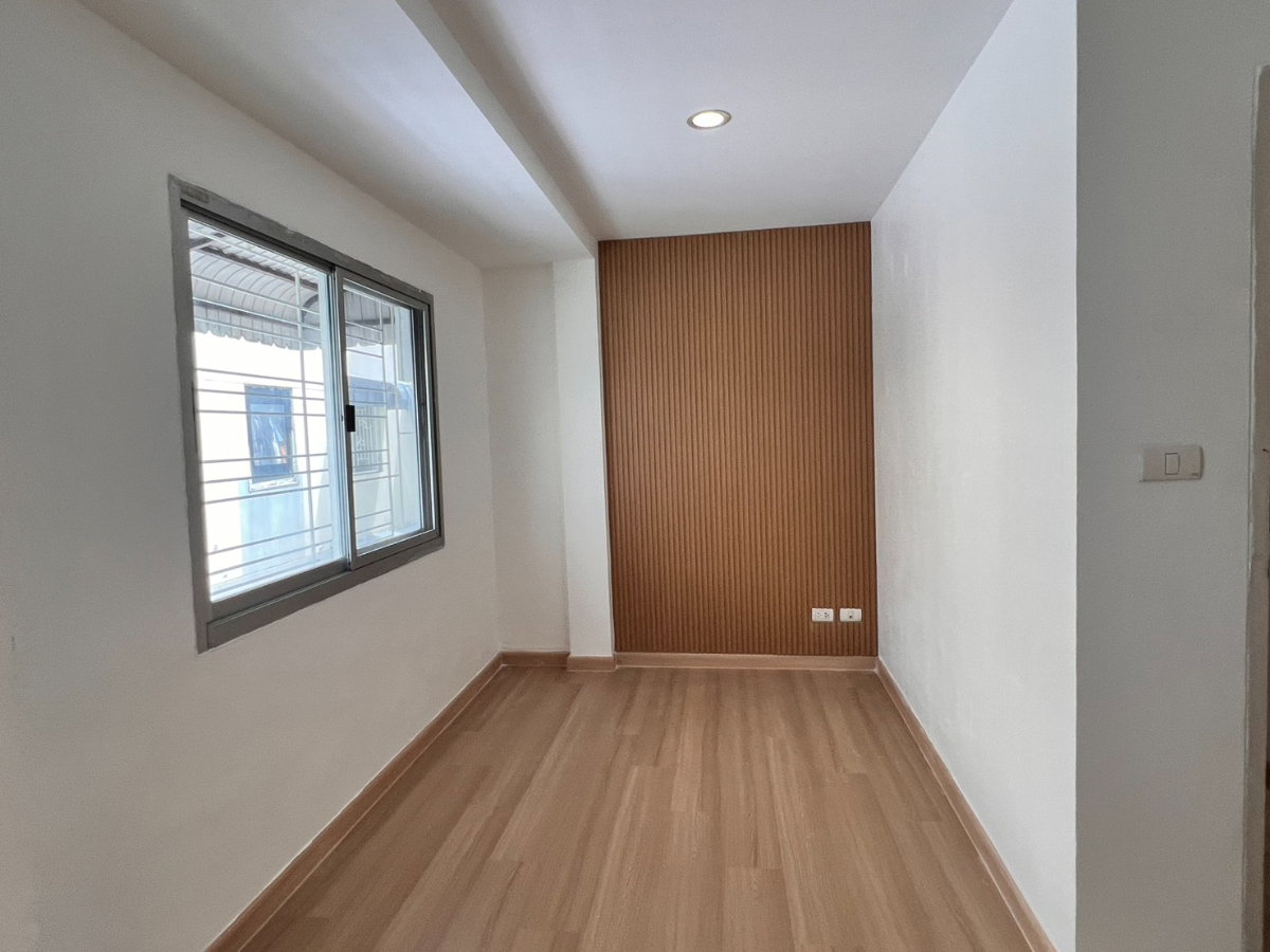 รูป 🎉 ขายทาวน์โฮม 3 ชั้น 20.5 ตรว 🌟 โครงการเออเบิร์นธารา สุขสวัสดิ์ 70 - ประชาอุทิศ 🌟 รีโนเวทใหม่ 🎉 พื้นที่เยอะ 170 ตรม 😍 ราคา 2.95 ล้าน - รูปที่ 16/25
