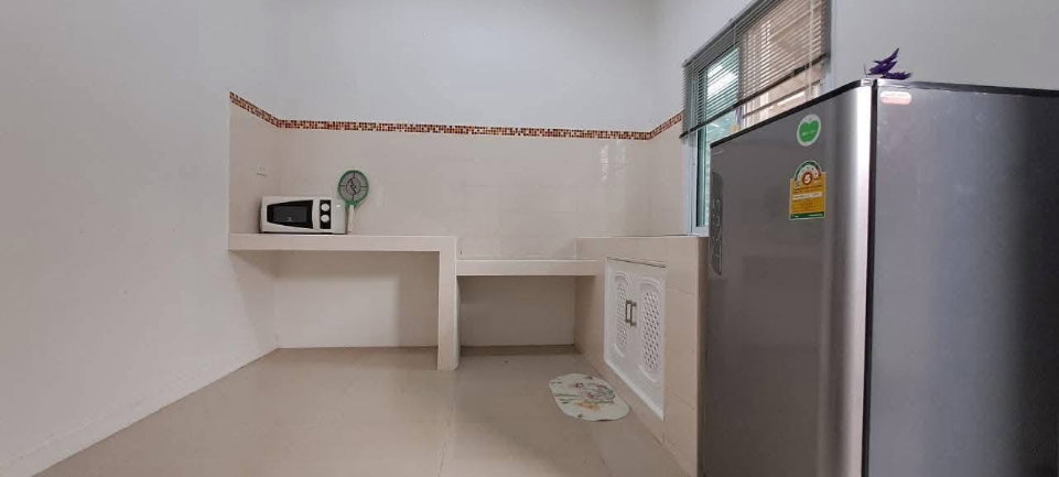 picture Single-story house for rent. Pets not allowed. Dee Ya Hang Dong Project. - 8/13