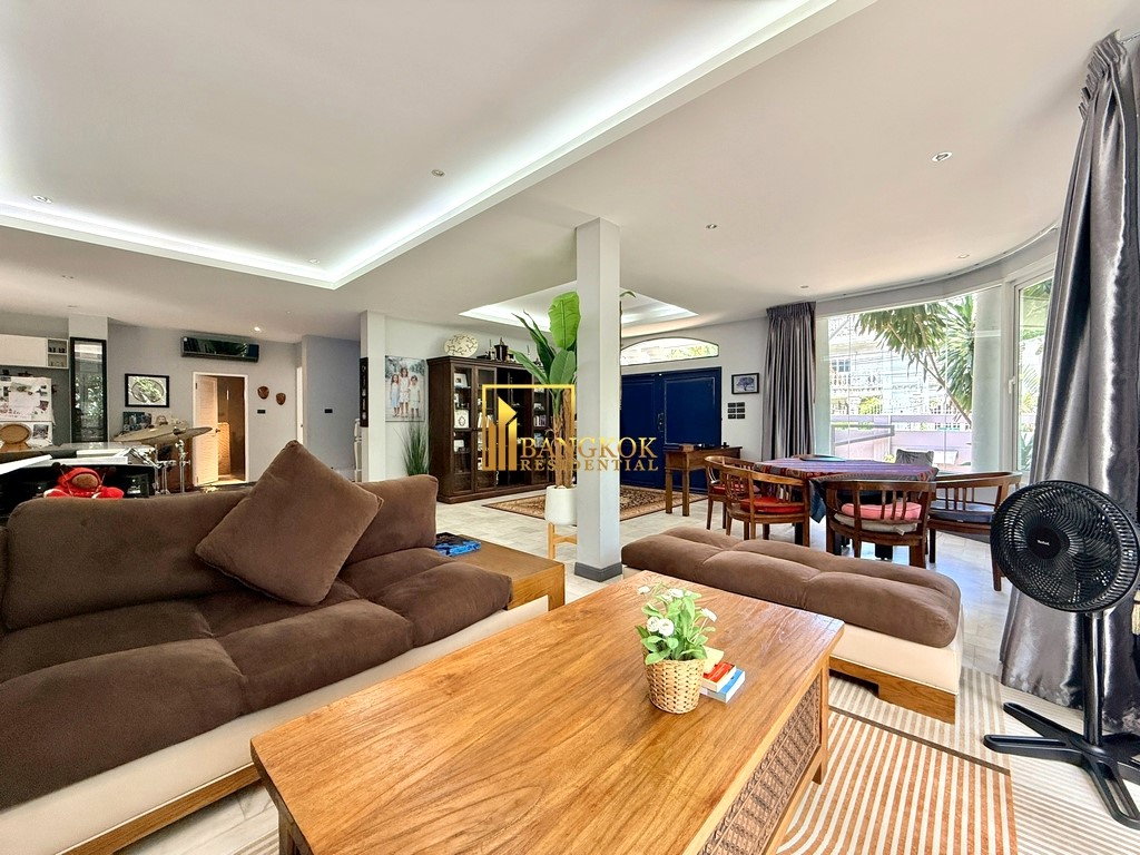 รูป Renovated 5 Bedroom House For Rent in Phra Khanong Area - BR28318SH - รูปที่ 7/47