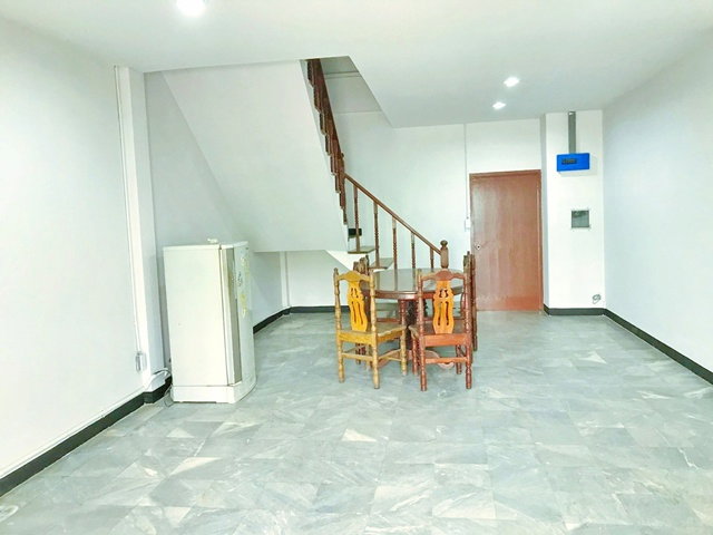 รูป ถ.พหลโยธิน31-39 3 ชั้น 290ตร.ม.BTSรัชโยธิน 500ม. ทาวน์เฮาส์ 4 นอน 3 น้ำ 30ตร.ว. เมเจอร์ ซีนีเพล็กซ์ รัชโยธิน 900 ม. พร้อมแอร์ เฟอร์ฯครบ - รูปที่ 2/8