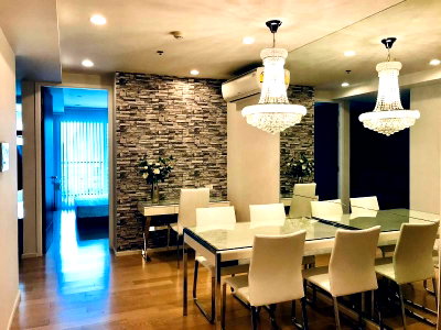 Condos for sale Sukumvit 15 : A036299 15 Sukhumvit Residences