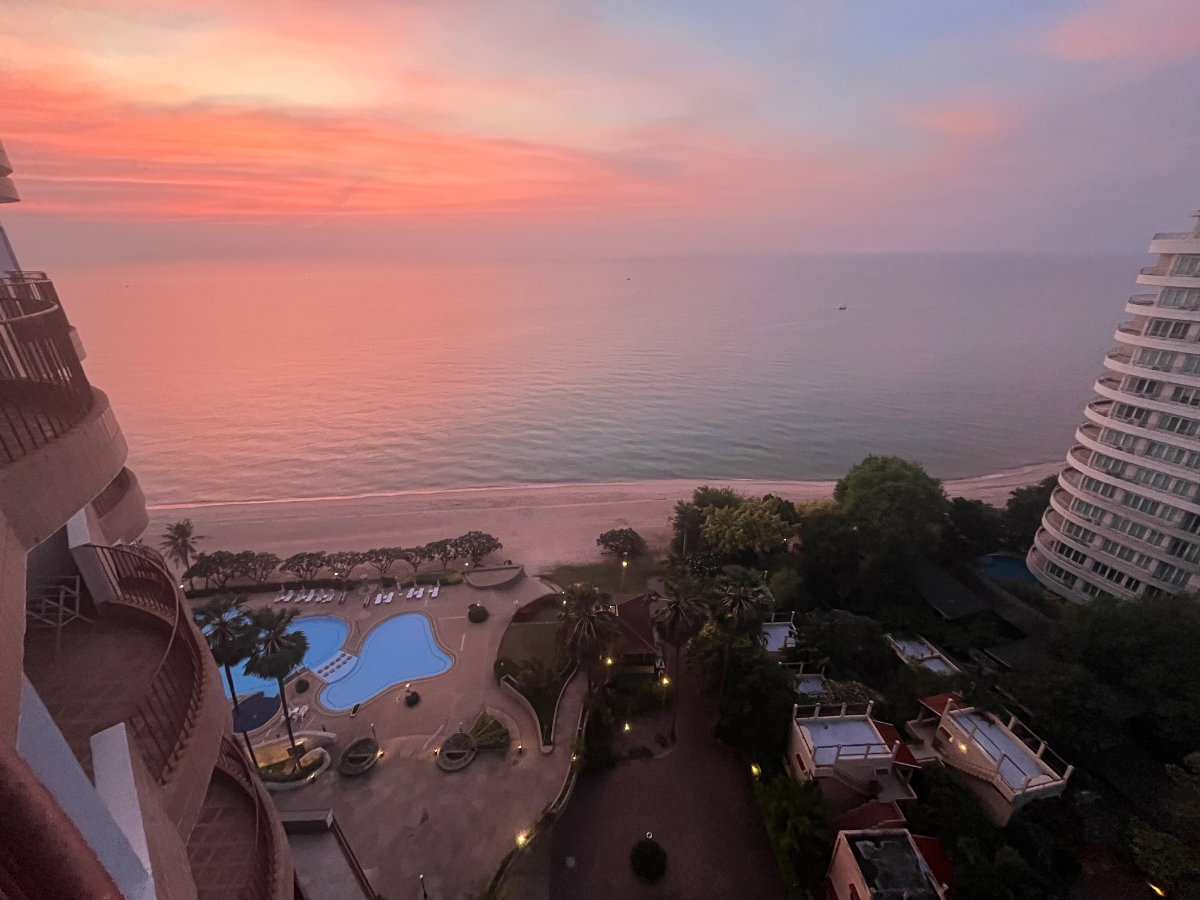 picture For Sale: Cha-Am Beach Club Beachfront Condo with Sea View 17th Floor - 7/24